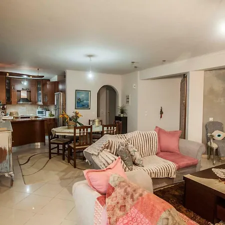 Villa Dina's House *