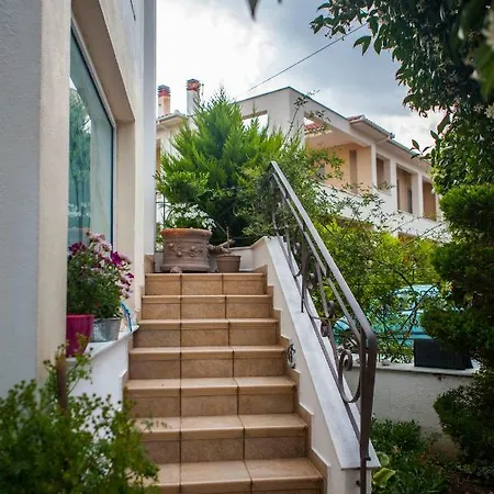 Dina's House * Volos