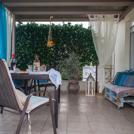 Dina's House * Volos